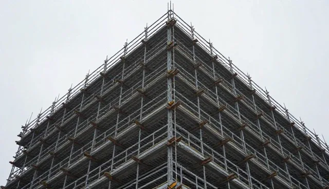 数据优化：APP开发中网站建设的实践分析